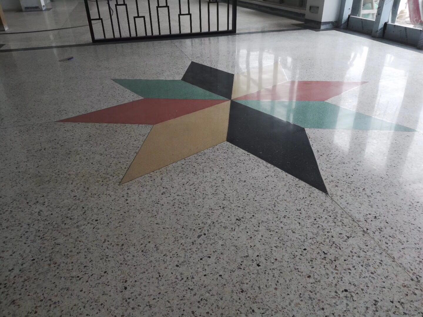 環氧地坪两年半社区看片